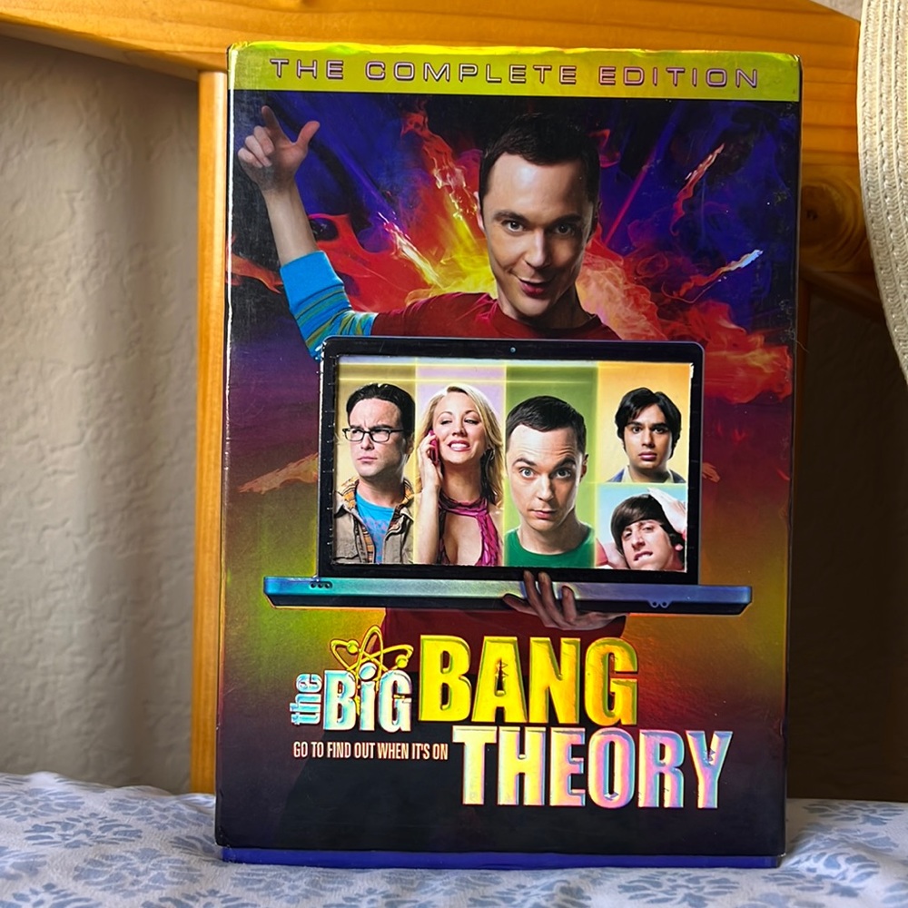 The Big Bang Theory 44 DVD set! Complete Seasons 1-6.